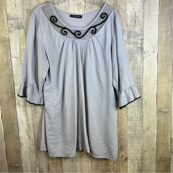 Ashley Stewart Gray Tunic Blouse with 3/4 Bell Sleeves with Black Trim - Picture 1 of 7